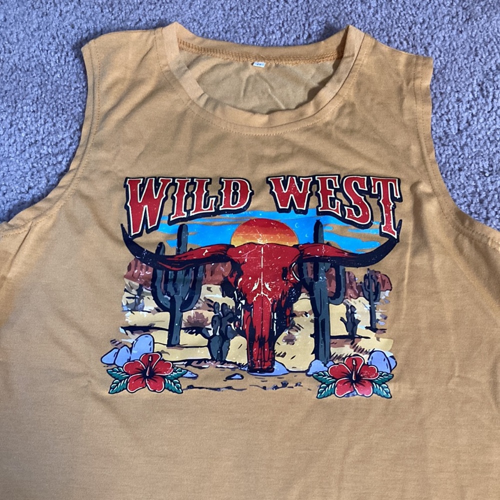 ❤️3/$10❤️ NWOT Wild West tank top
